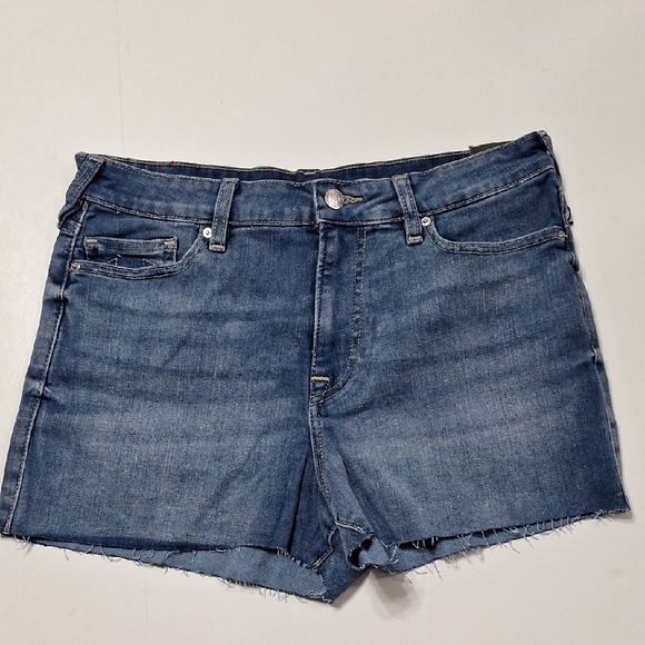 True Religion NEW Maisie Indie Sleeze High Rise Raw Hem Denim Shorts Size 28 - Picture 4 of 14